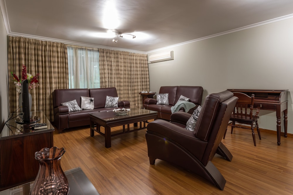 Fallsway Apartments Louden Court 7/24