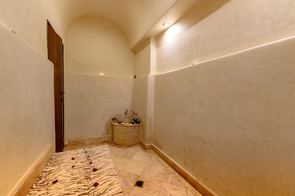 Riad Amina 43/75