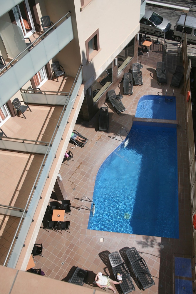 HOTEL TOSSA CENTER 20/31