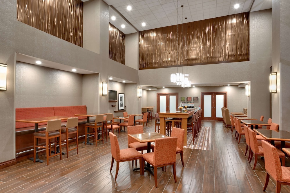 Hampton Inn Suites Pocatello 32/47