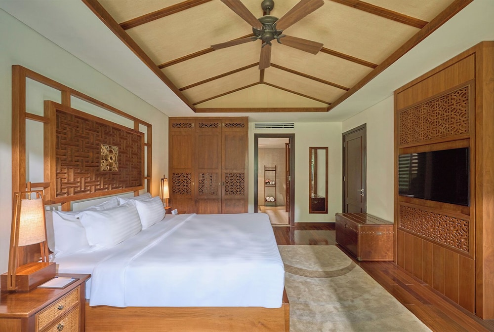 2 BEDROOMS, VILLA, GARDEN VIEW