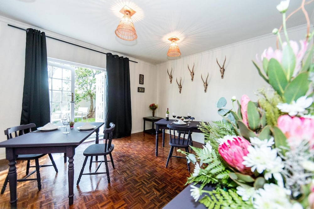 Le Petit Chateau 28/50