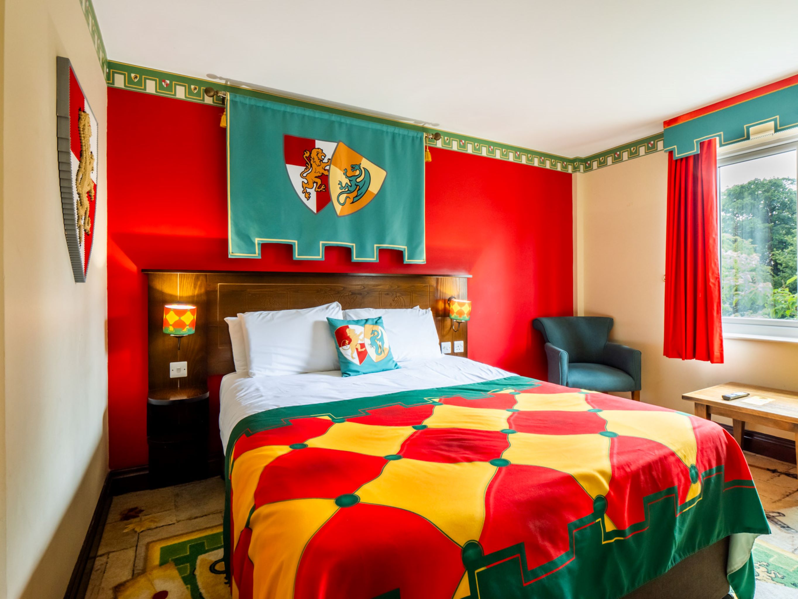 Theme, Resort