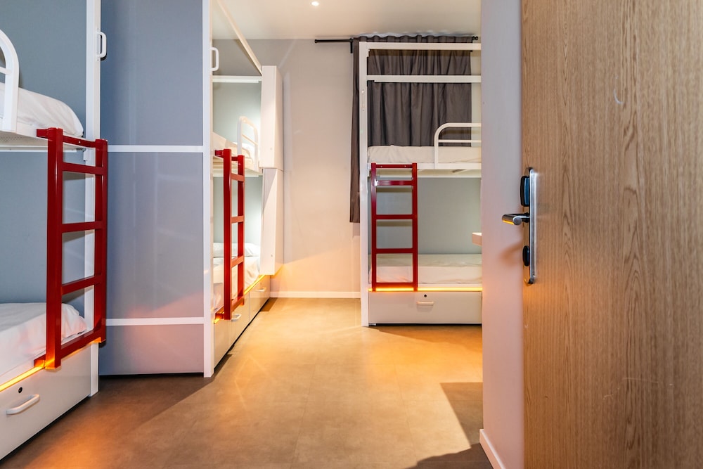 Hostel Sun And Moon 25/28