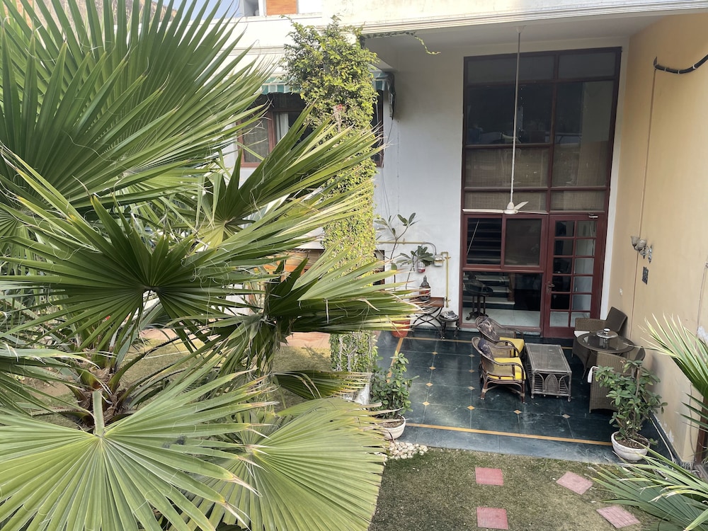 The Stay Inn 8/50