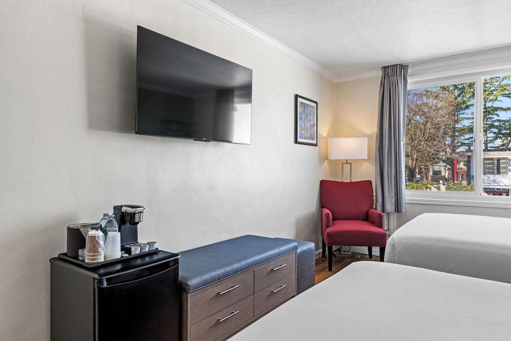 Marina Village Inn 29/50