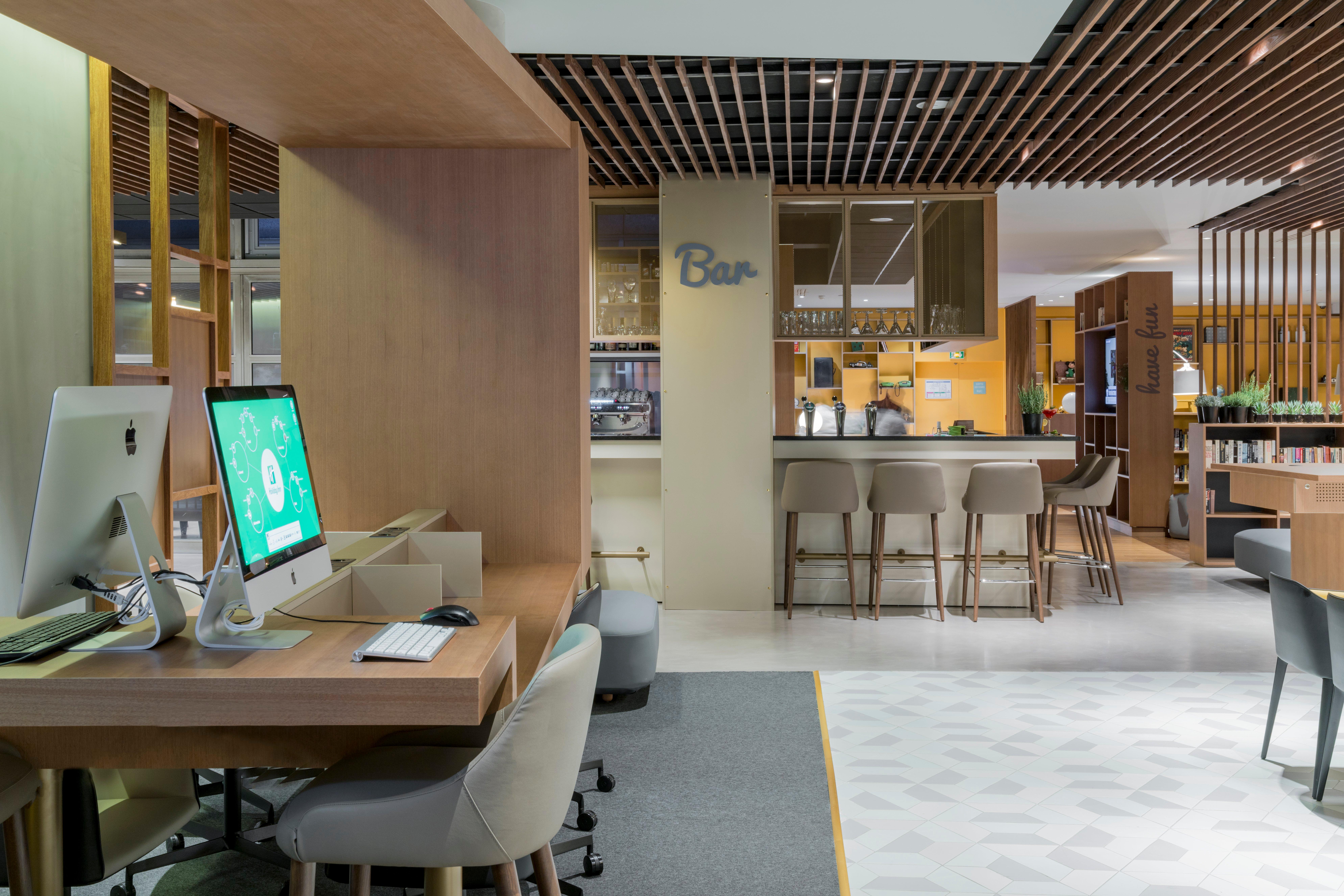 HOLIDAY INN PARIS MARNE LA VALLEE 33/50