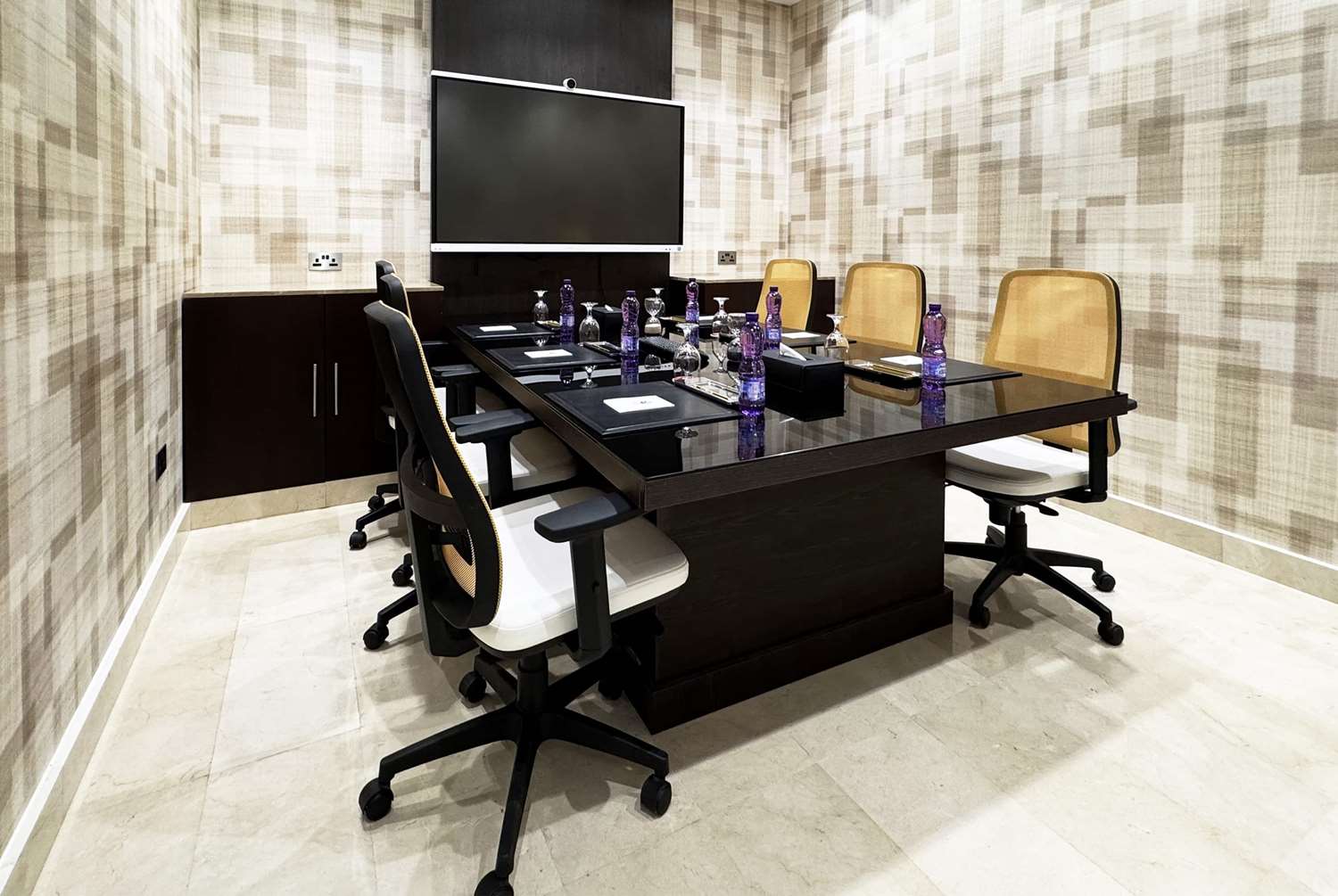 Ramada Encore Hotel by Wyndham Doha 26/28