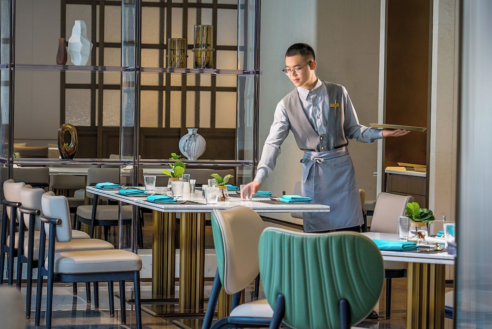 Grand Mercure Chengdu East 32/50