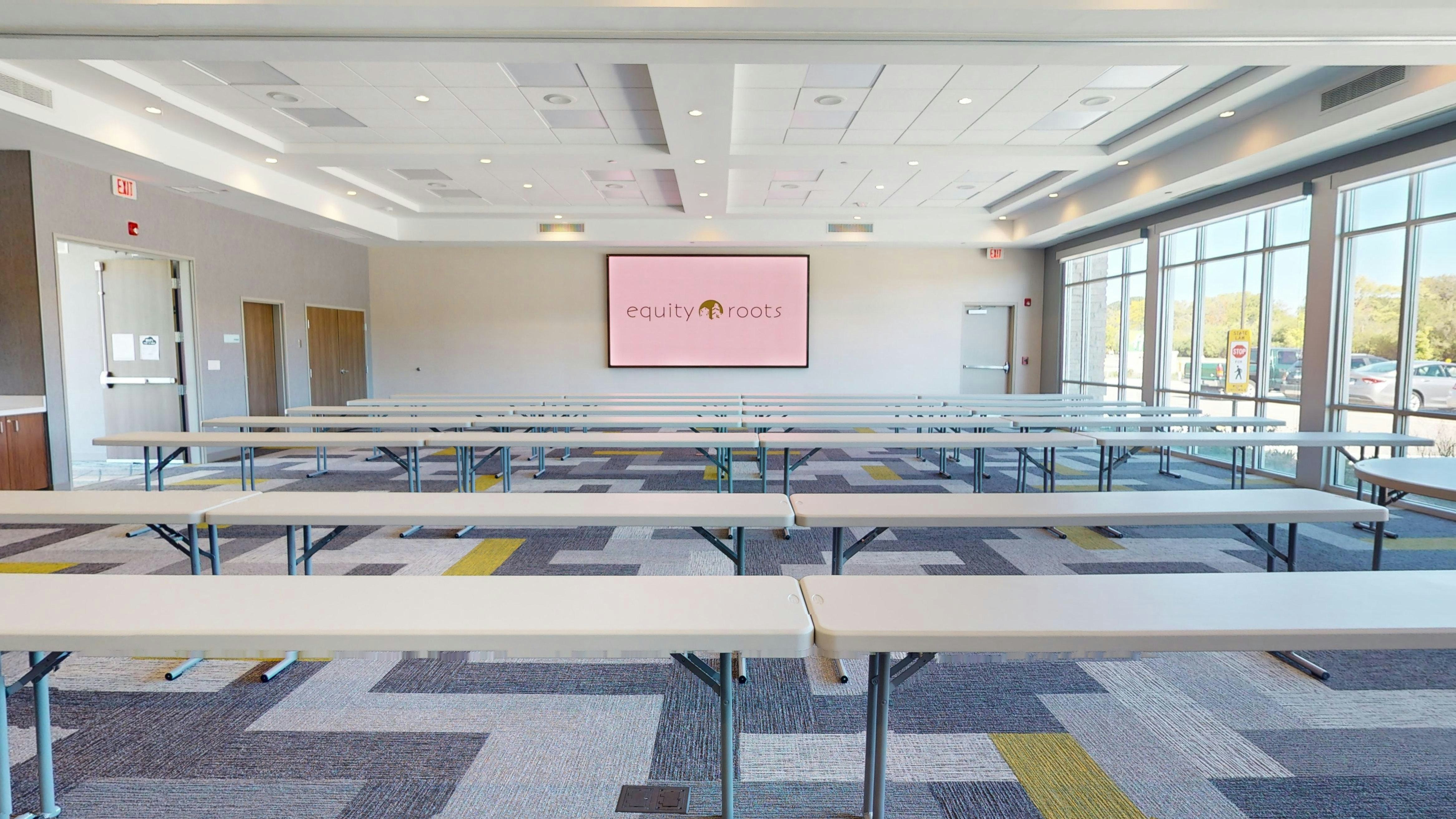 Holiday Inn Express & Suites Chicago Schaumburg, an IHG Hotel 33/50