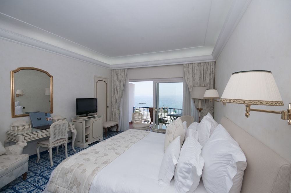 Punta Molino Beach and Resort Spa 13/82