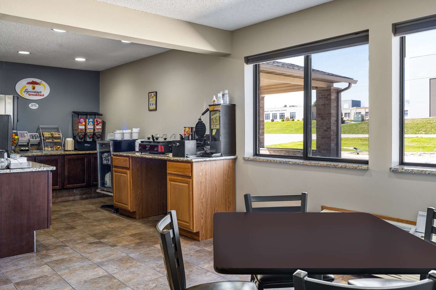 Super 8 by Wyndham Humboldt 4/48