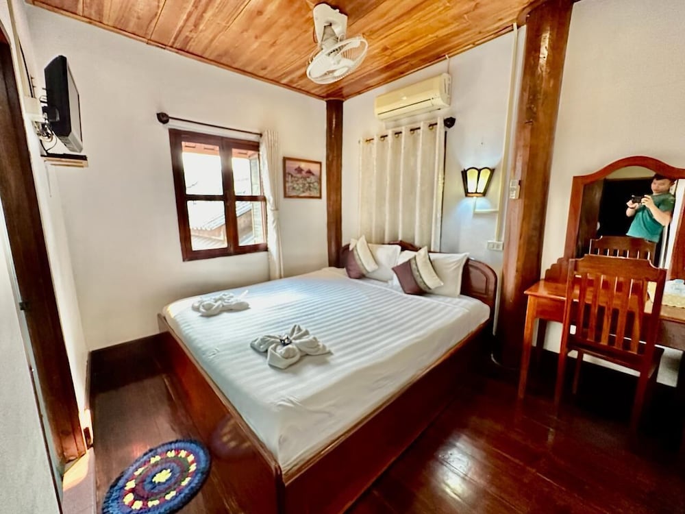 Rattana Guesthouse 10/18