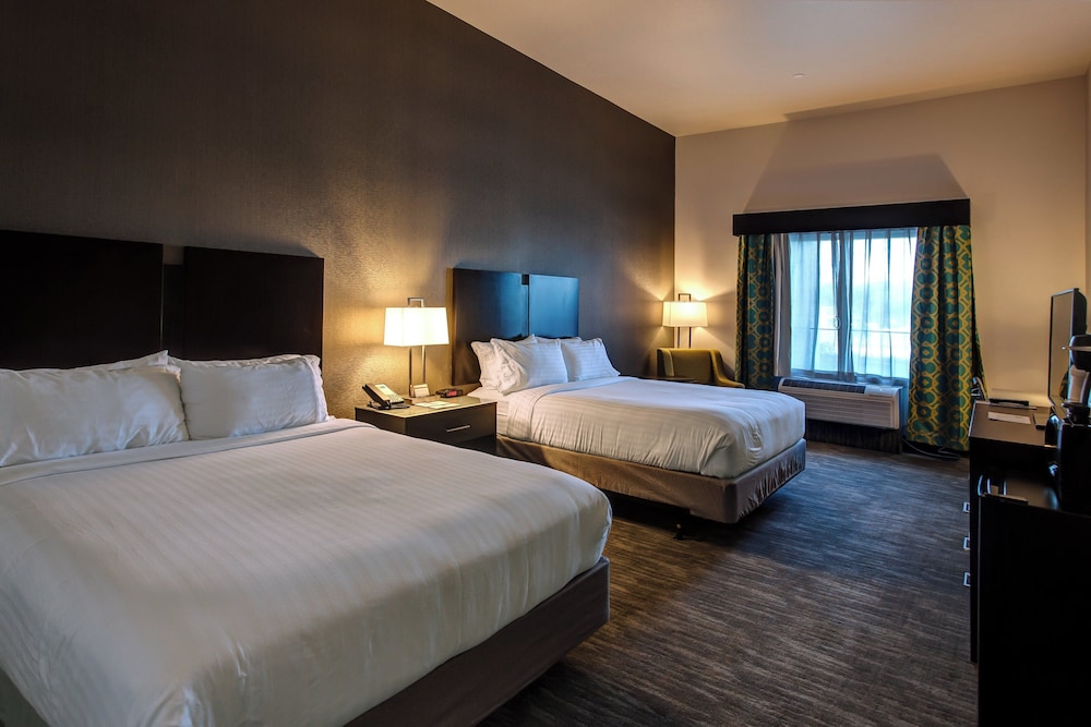 Holiday Inn Express & Suites Gatesville N. Ft Hood 16/65