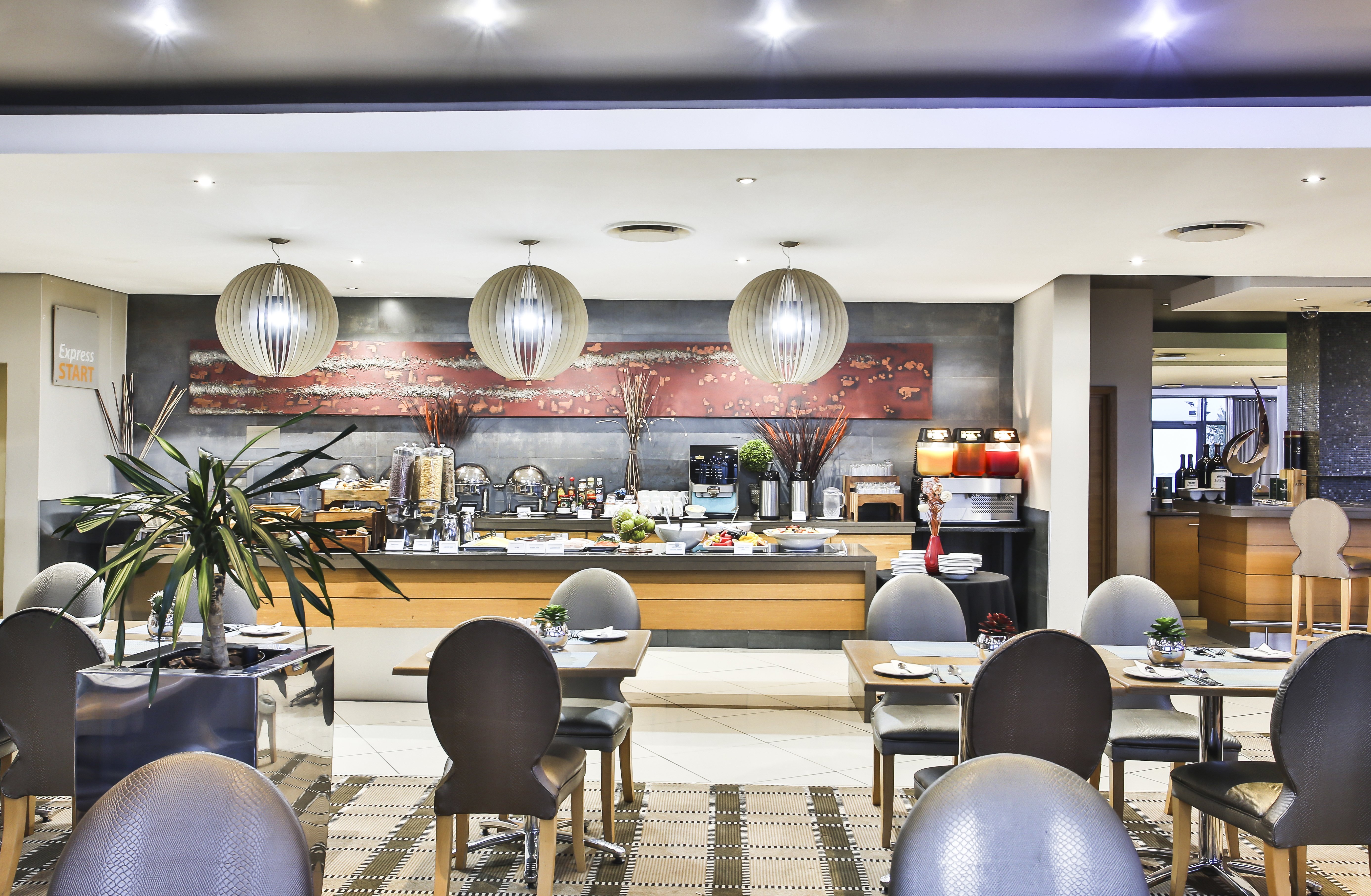 Holiday Inn Express Sandton-Woodmead 54/74