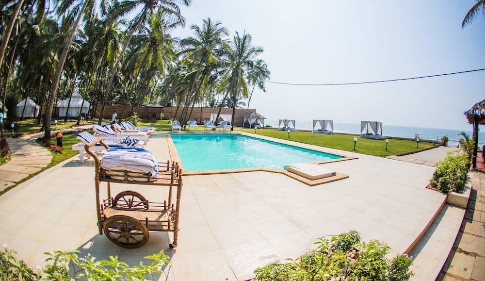 LA CABANA BEACH and SPA 14/65