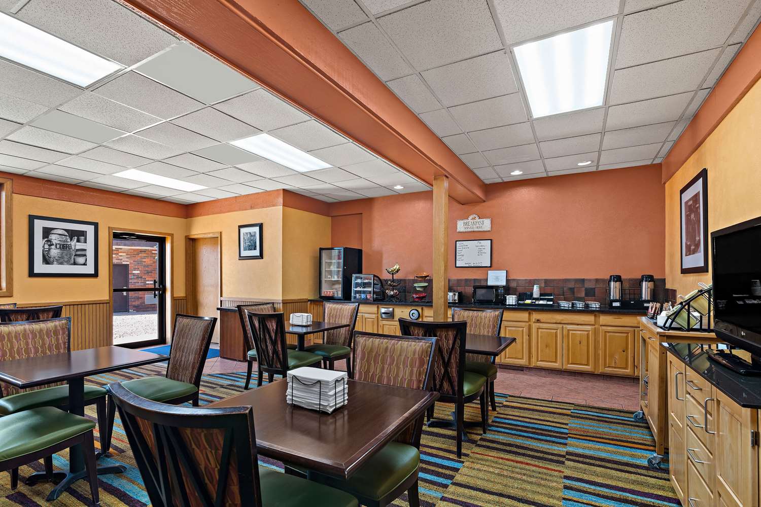 Rodeway Inn McPherson East 24/36