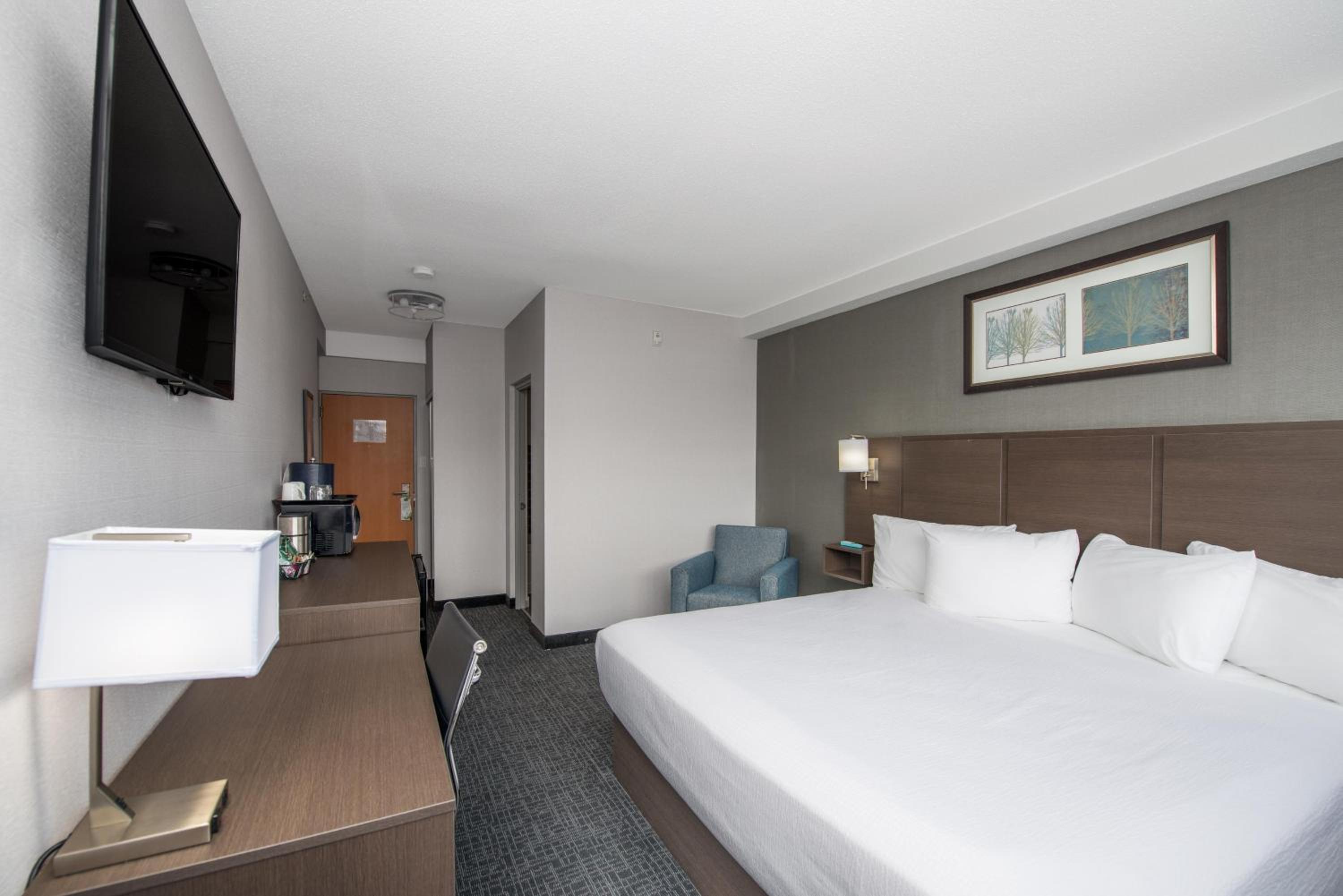 Coast, King Bed