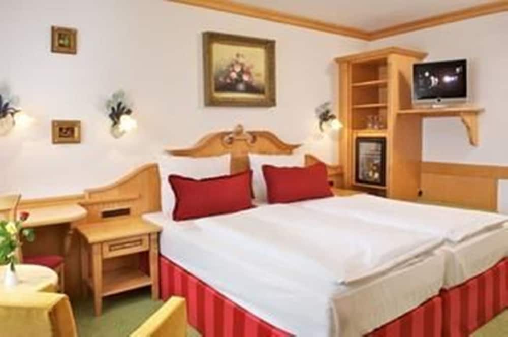 غرفة مفردة بسريرين منفصلين، Park Hotel Laim 2/4