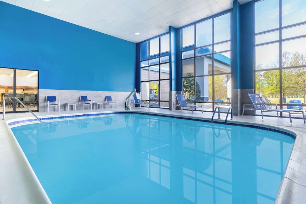 swimming pool spa