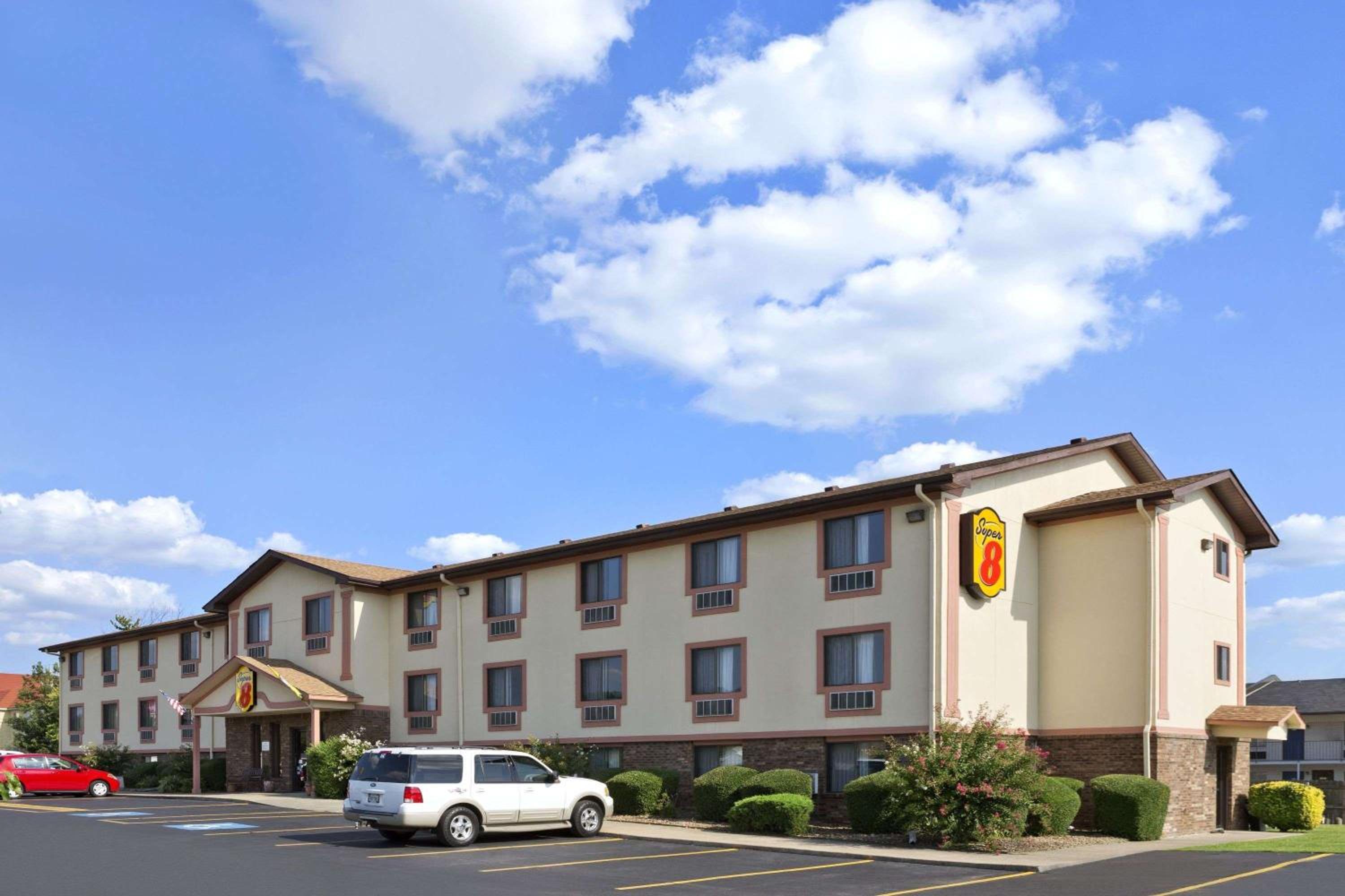 Super 8 By Wyndham Russellville 21/26