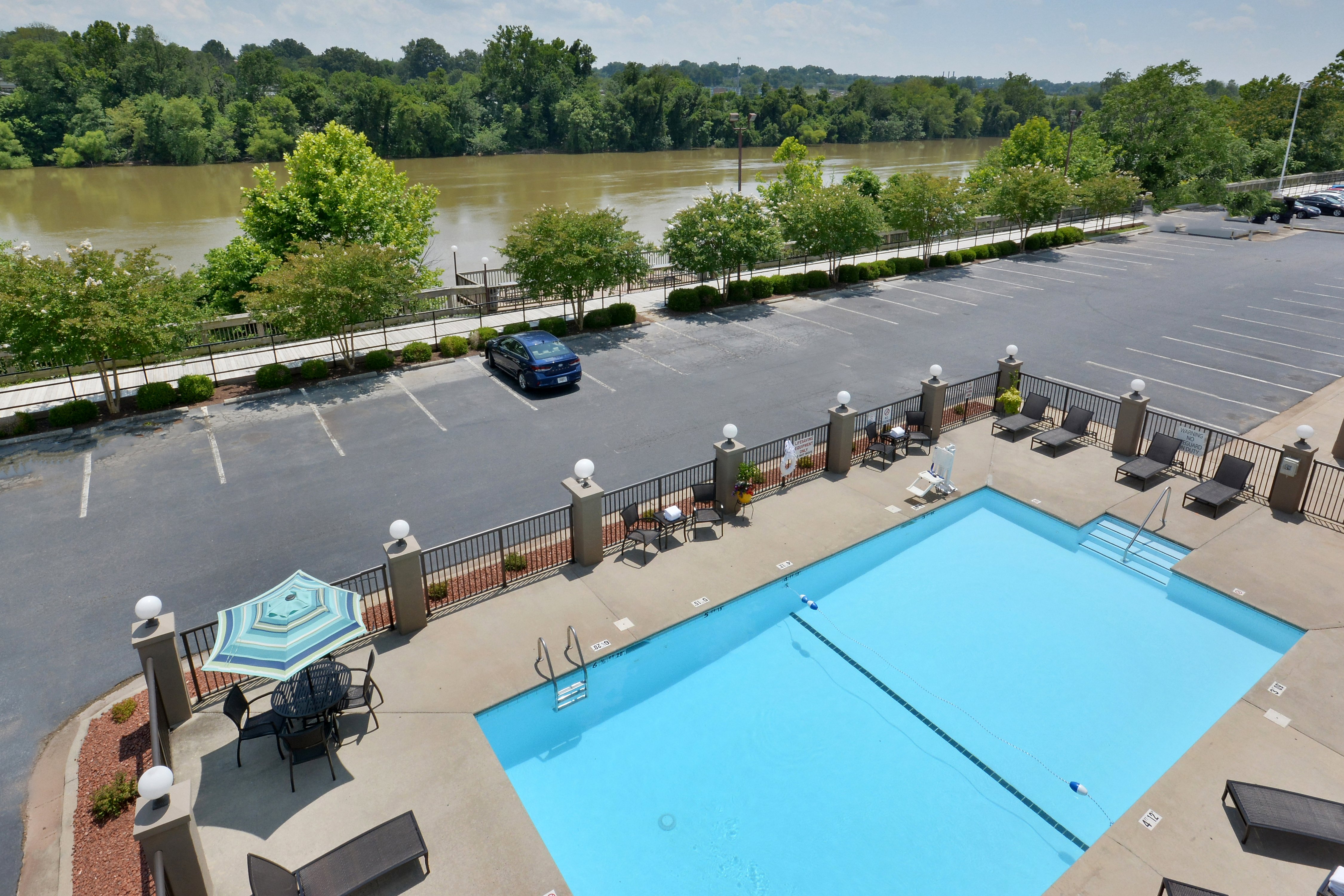Holiday Inn Express Danville 20/34