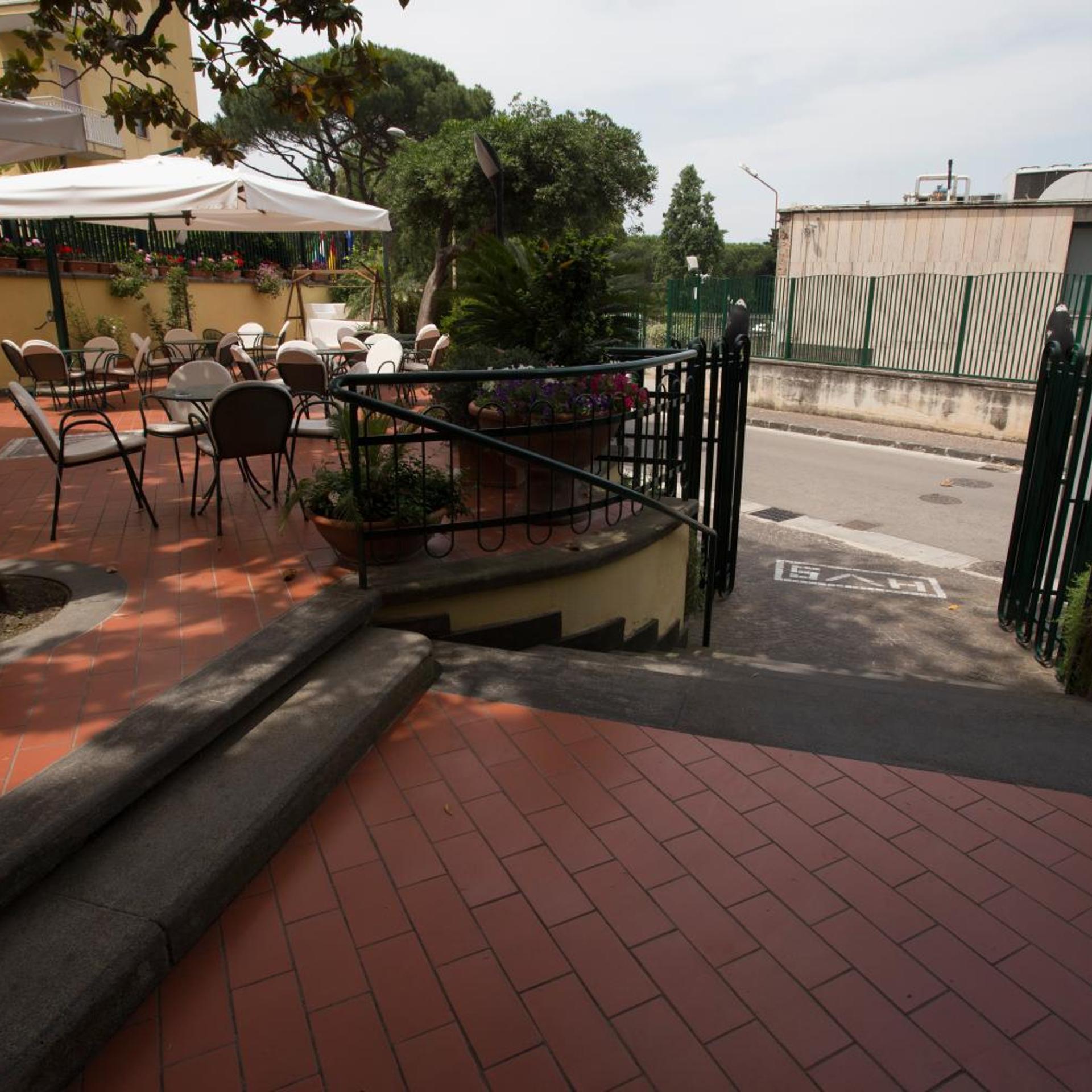 Hotel Villa Serena 43/51