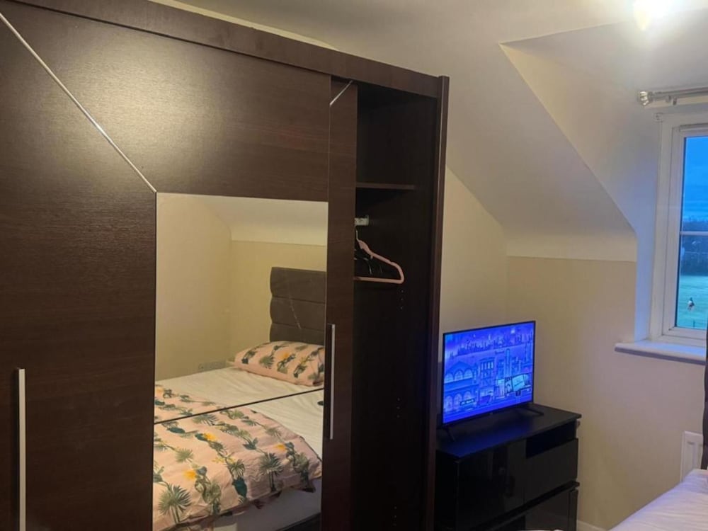 OYO Komegloba Mega room 4/22