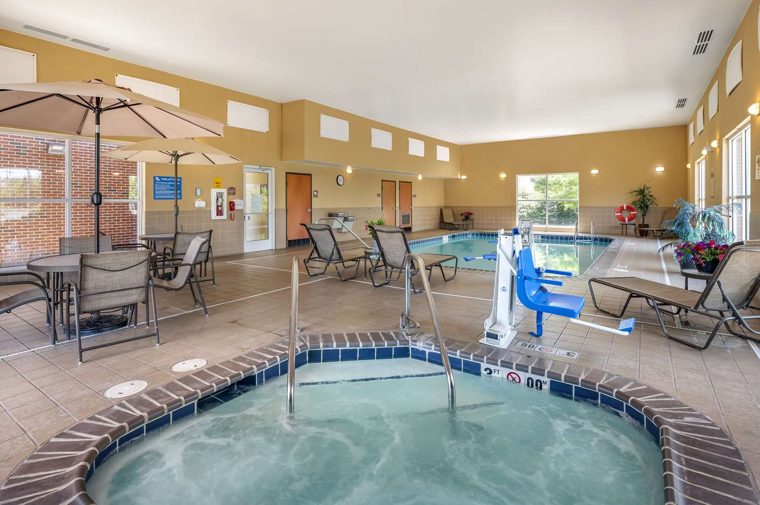 Comfort Suites Urbana Champaign University Area 4/19