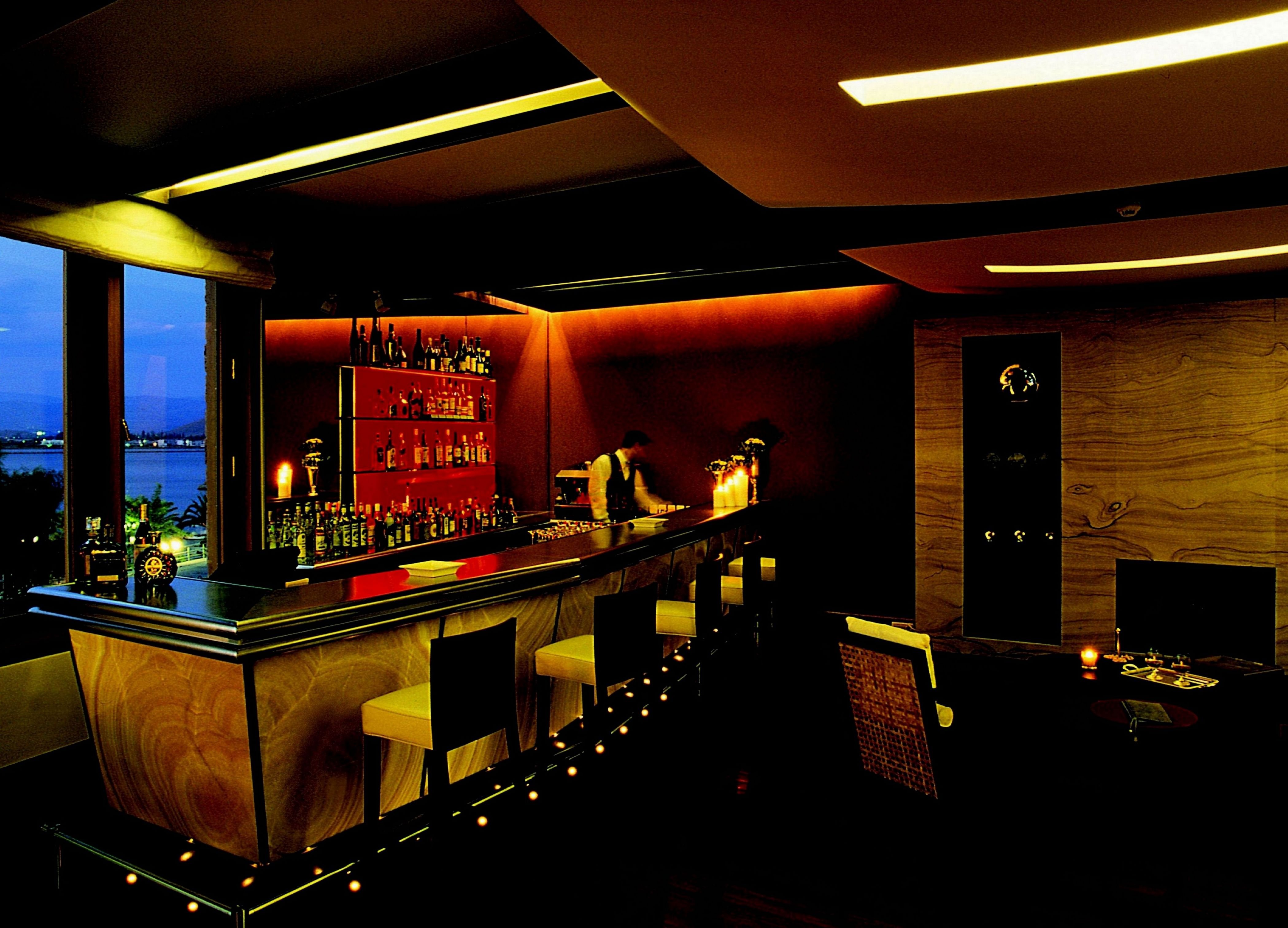 Amphitryon Hotel 14/23