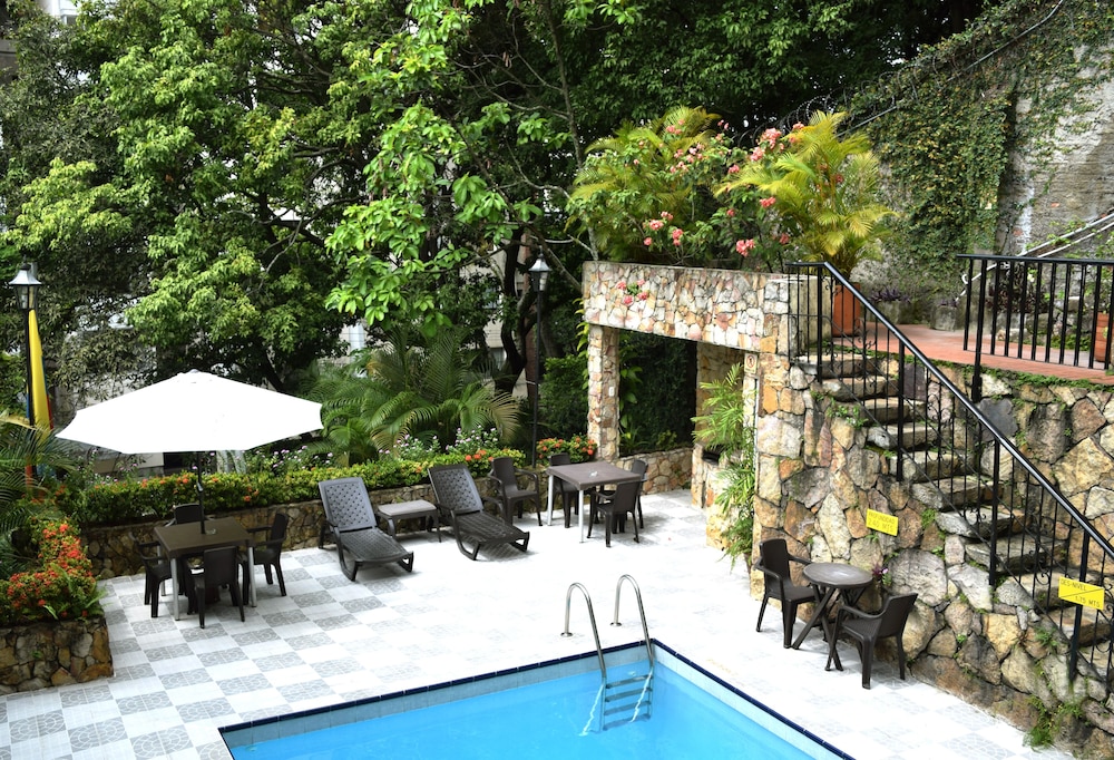 Hotel Stein Colonial 68/71