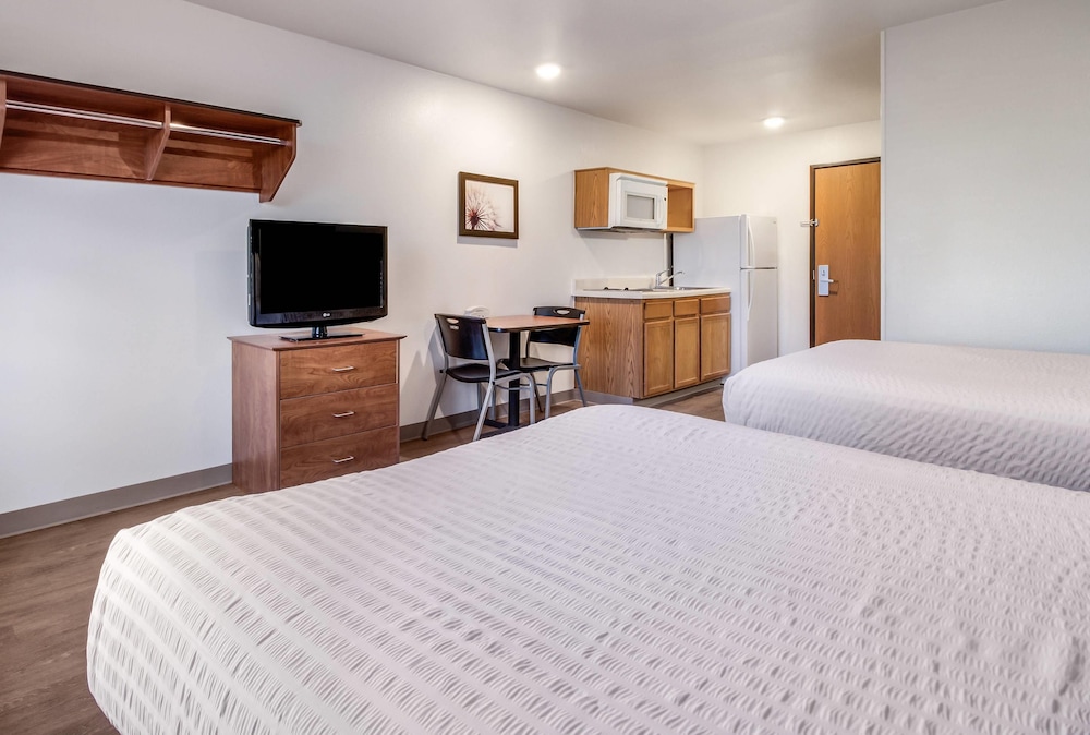 WoodSpring Suites Houston Baytown 25/54