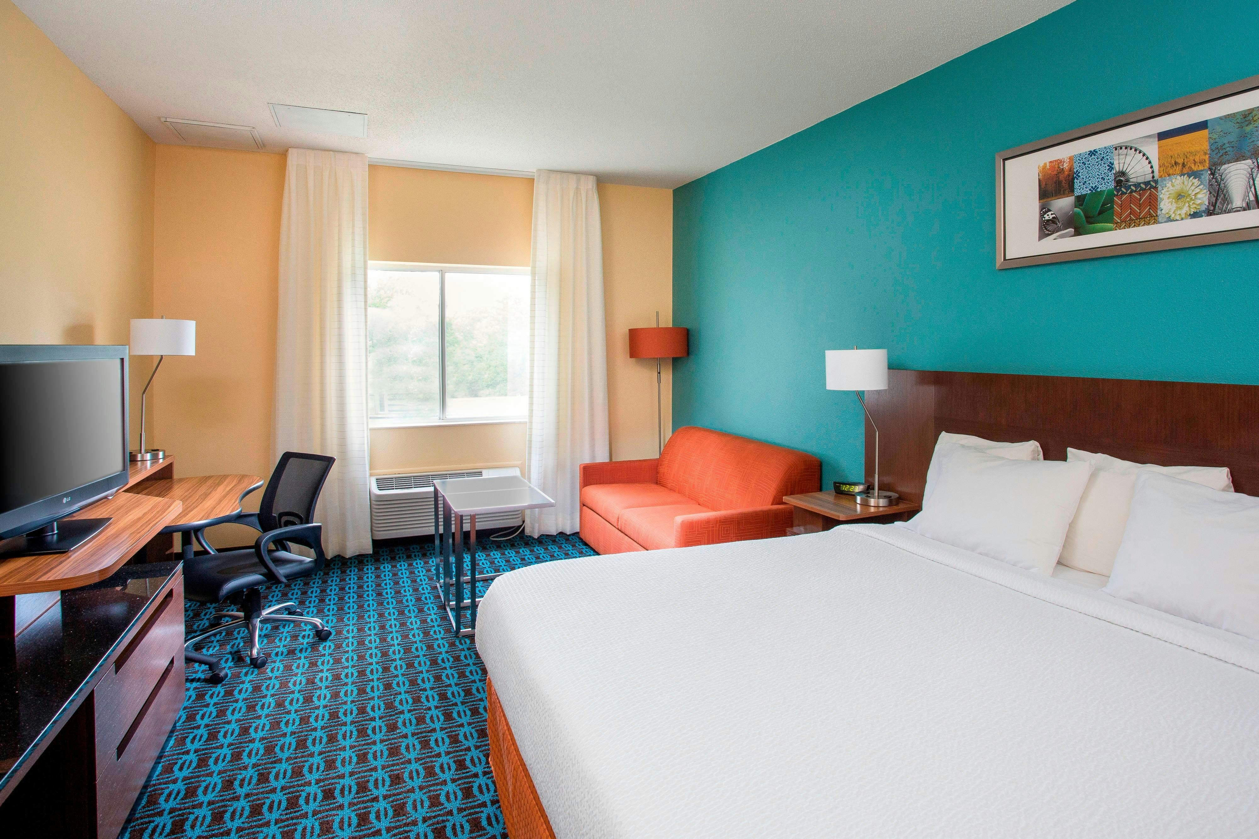 Fairfield Inn & Suites Quincy 8/33