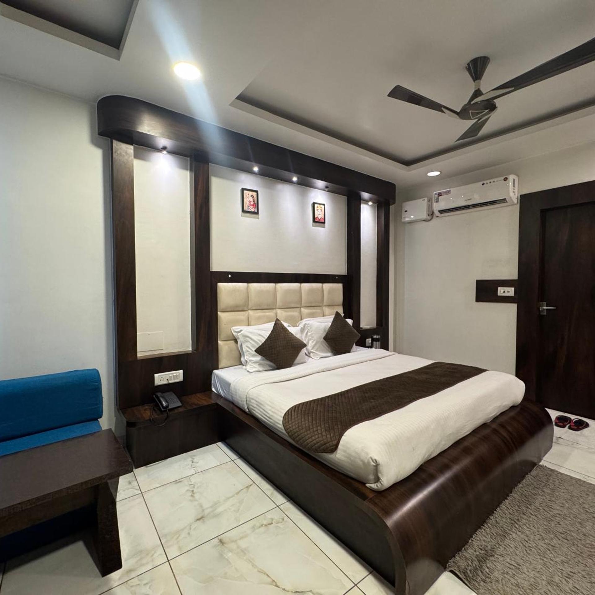 Oyo 4608 Hotel Galaxy 15/39
