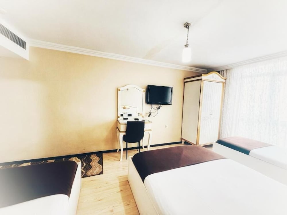 SEREF HOTEL 9/27