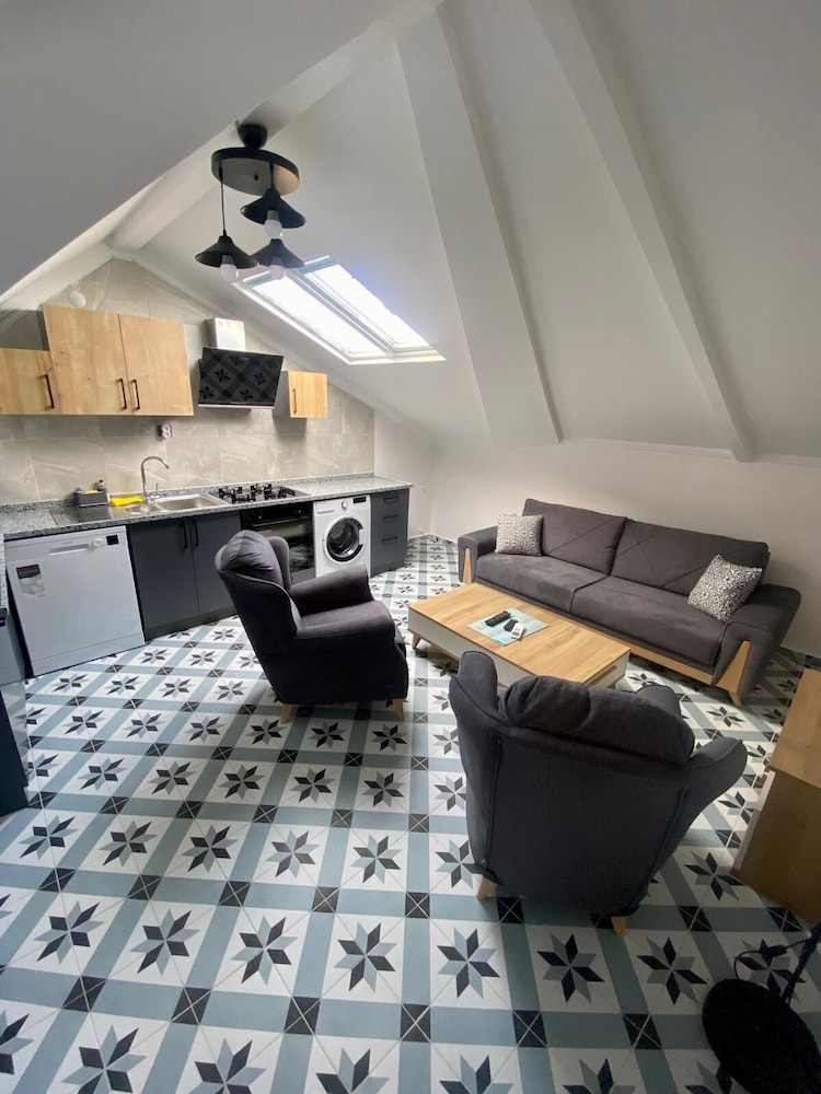 Mavi Restaurant & Apartments 3 6/50