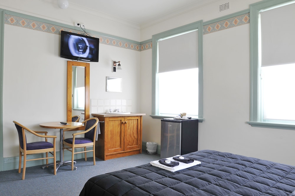 HOTEL GOSFORD 3/64