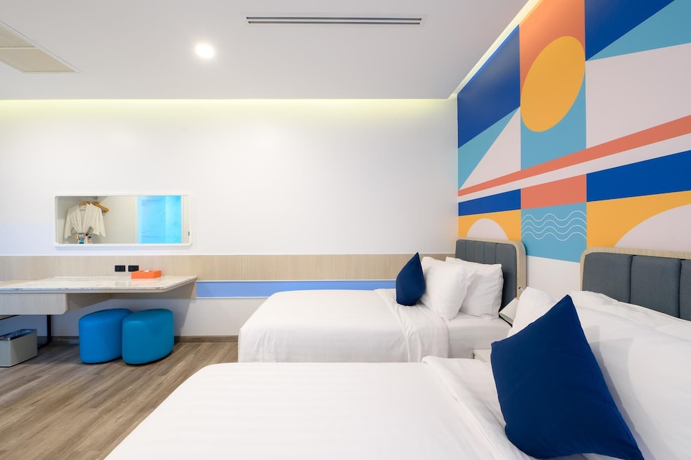 NH Boat Lagoon Phuket Resort 12/48
