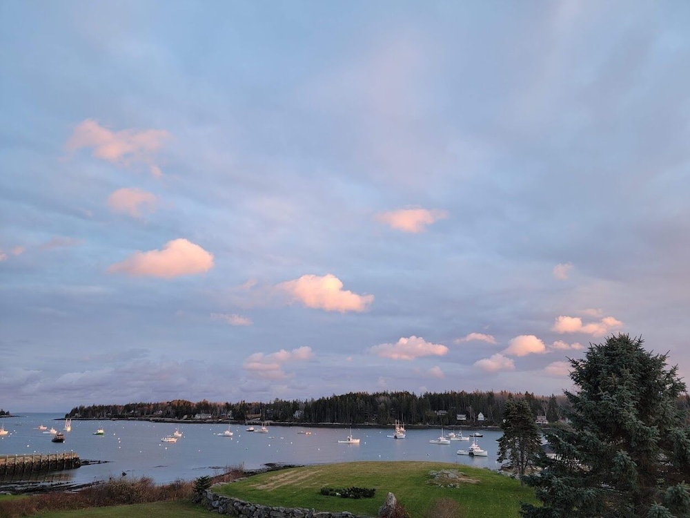 East Wind Inn 39/75