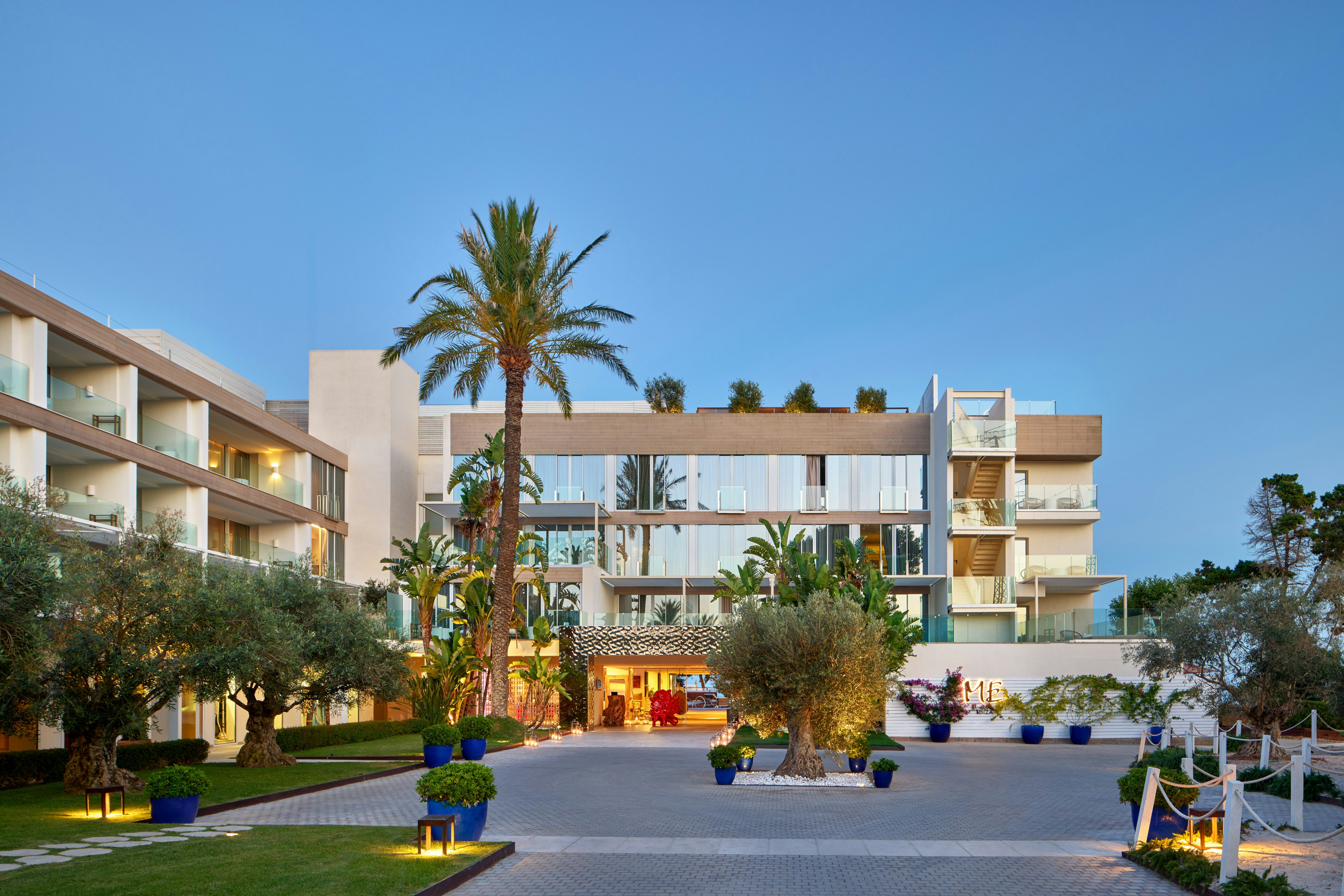 ME Ibiza - The Leading Hotels of The World 70/80