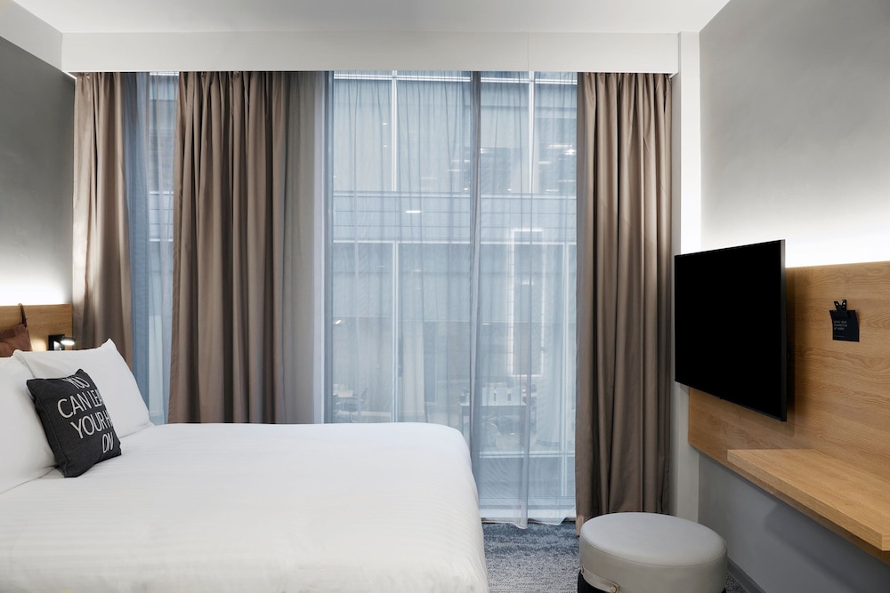 Moxy Manchester City 39/40