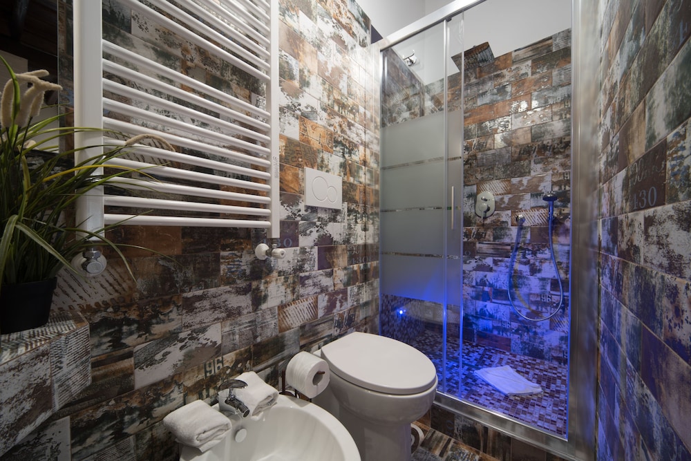 Navona Rooms with Jacuzzi 15/71