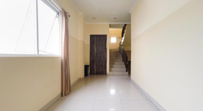 Reddoorz Plus Near Mall Ciputra Jakarta 35/51