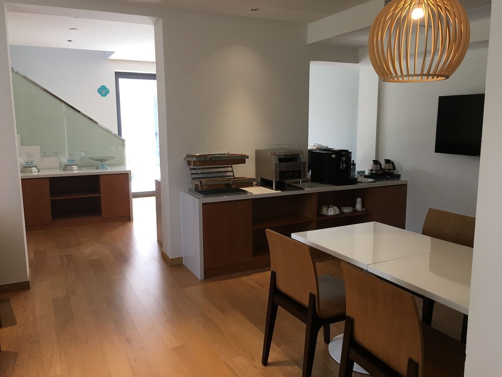 Green Court Place Jin Qiao Middle Ring Shanghai 36/50