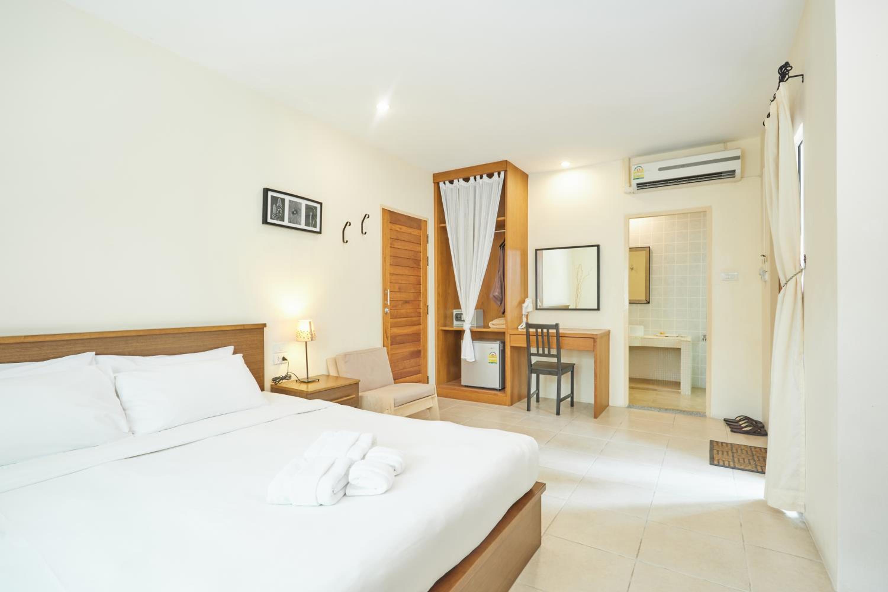 2 Bedrooms, Family, Villa