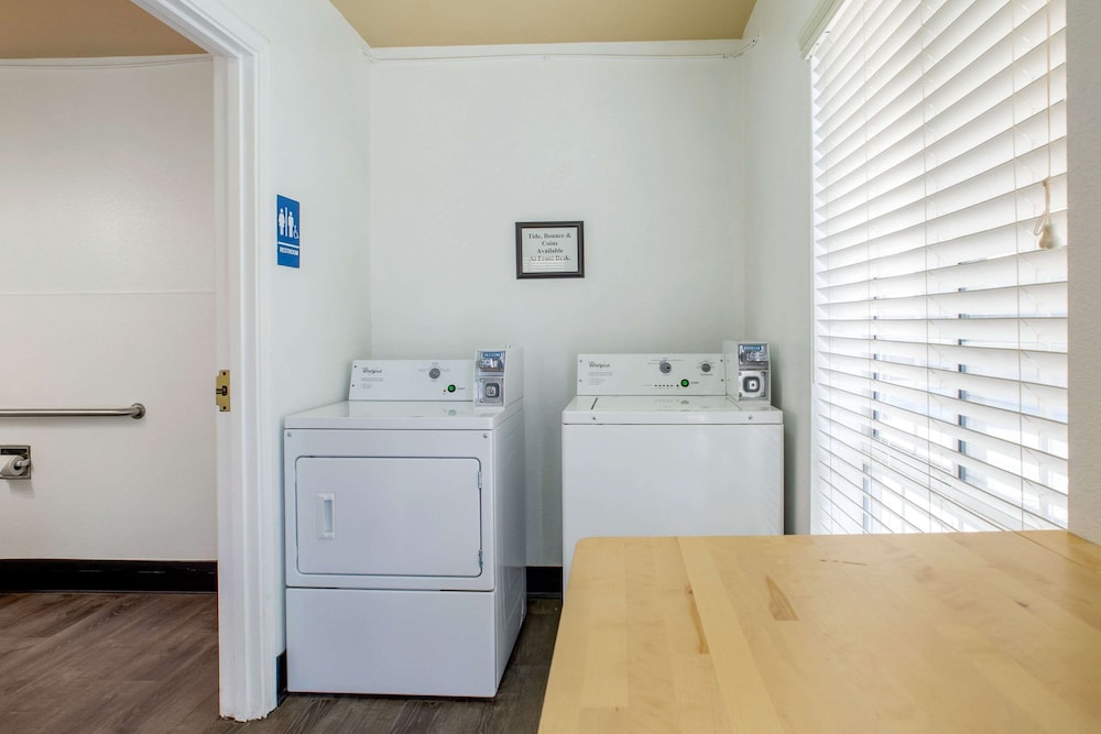 Quality Inn & Suites Tulare CA 24/50