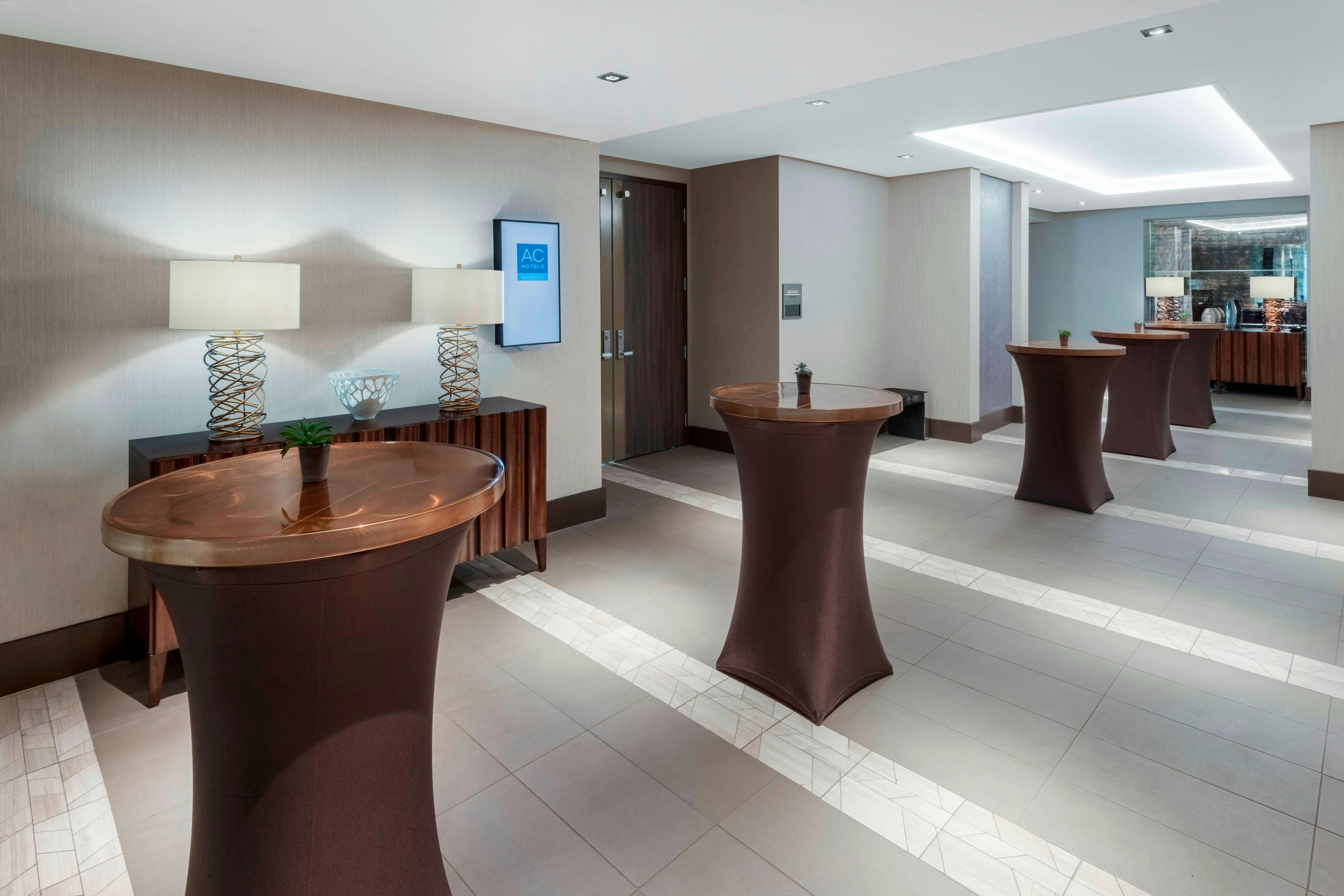 Ac Hotel By Marriott Charlotte City Center 33/61