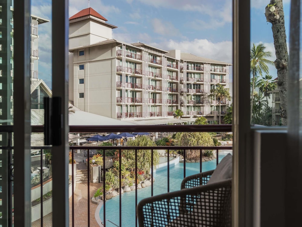 Novotel Cairns Oasis Resort in CAIRNS