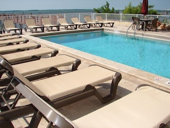 Beso Del Sol Resort 7/63