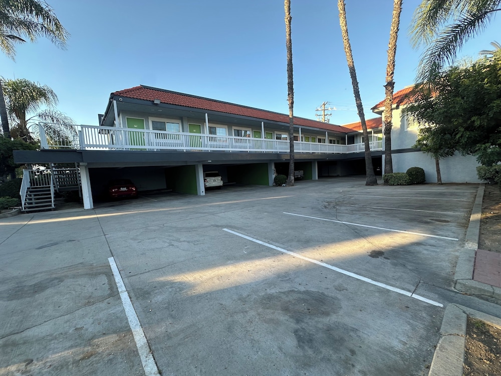 Garden Inn San Gabriel 49/57